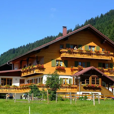 Roulette Sommer Guest house *